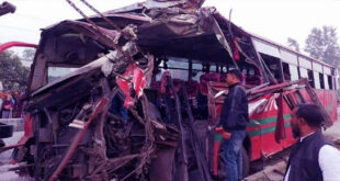 Bus-collided-with-truck--2 -killed-newsaia24