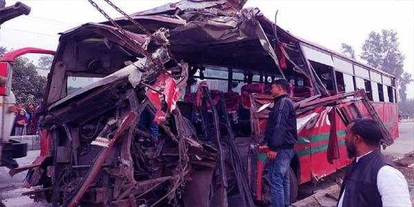 Bus-collided-with-truck--2 -killed-newsaia24