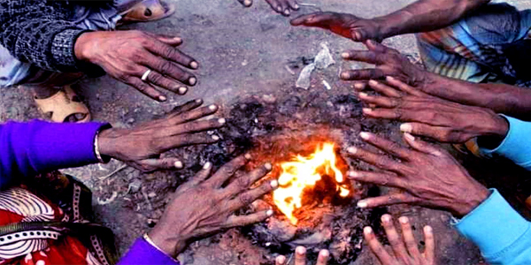 50,000-rupees-were-burnt-in-the-fire-in-winter-newsaia24