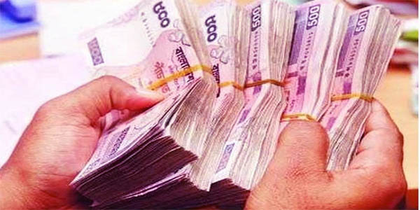 Embezzlement-of-lakhs-of-rupees-as-a-bank-official-arrested-2