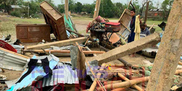 In Sunamganj, hundreds of houses and shops were destroyed by the storm newsasia24.pcx